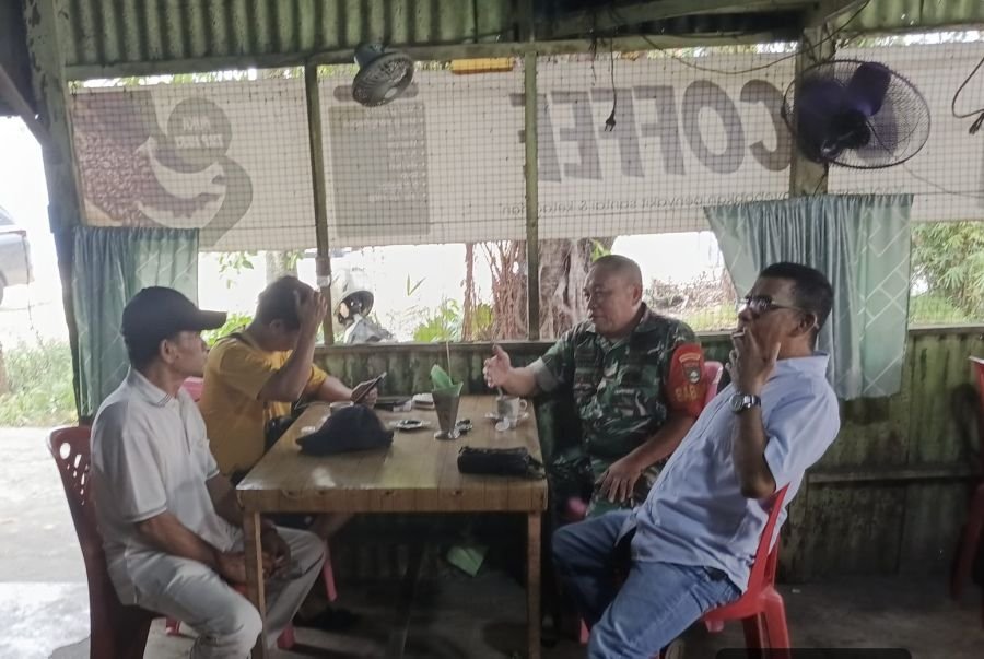 Babinsa Koramil 06/Sukajadi Bangun Komunikasi dan Kedekatan dengan Warga