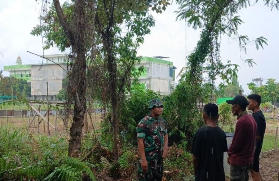 Babinsa Koramil 06/Sukajadi Laksanakan Sosialisasi dan Patroli Karhutla 