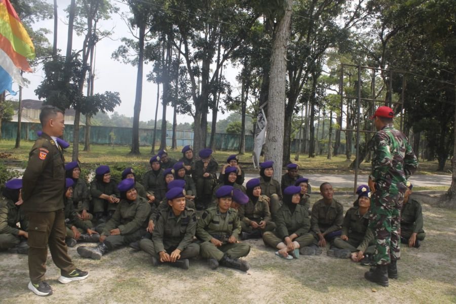 Babinsa Koramil 06/Sukajadi Tanamkan Wawasan Kebangsaan kepada Menwa UNRI