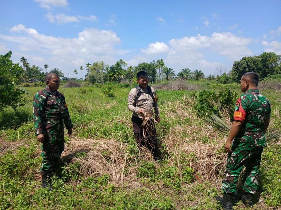Babinsa Koramil 07/Kampar Kodim 0313/KPR Terus Siaga, Patroli Karhutla Berjalan Efektif.