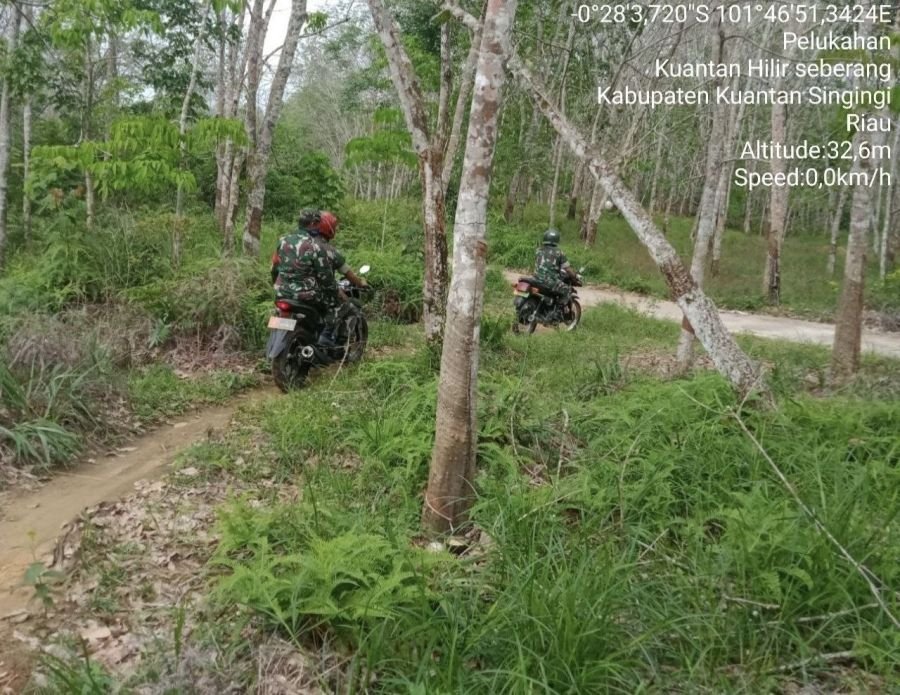 Babinsa Koramil 07/KH Gencarkan Patroli dan Sosialisasi Larangan Karhutla di Pelukahan