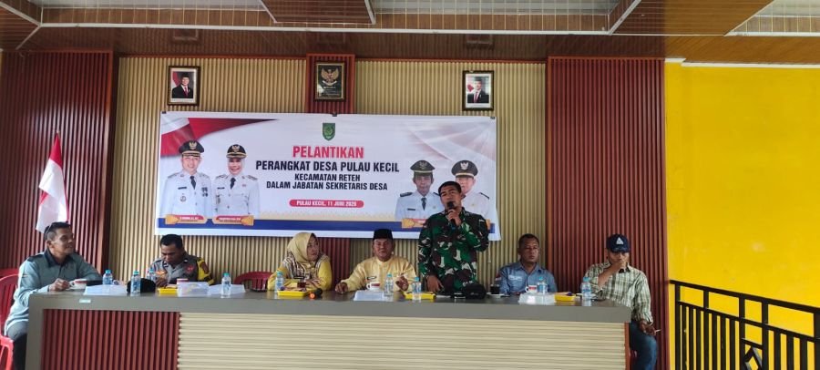 Babinsa Koramil 07/Reteh Hadiri Pelantikan Sekretaris Desa Pulau Kecil, Tekankan Pentingnya Sinergi