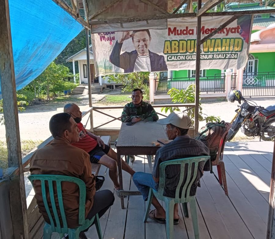 Babinsa Koramil 07/Reteh Perketat Pengawasan SDM dan Keamanan Lingkungan
