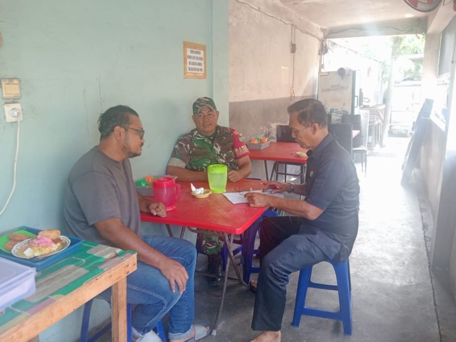 Babinsa Koramil 07/Tenayan Raya Perkuat Sinergi Keamanan Melalui Komsos di Kawasan Pergudangan GSM