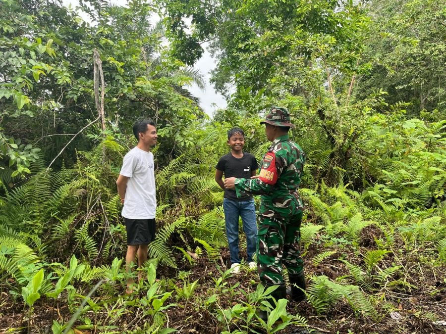 Babinsa Koramil 07/Tenayan Raya Perkuat Patroli Karhutla, Libatkan MPA dan Warga Jaga Wilayah Tetap