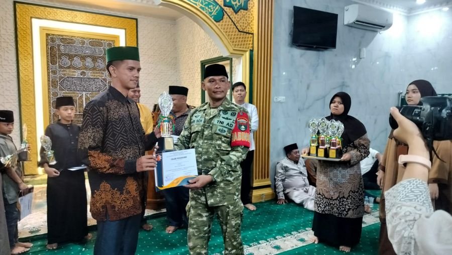 Babinsa Koramil 07/TR Hadiri Penutupan MTQ Ke-X Kelurahan Sialang Sakti