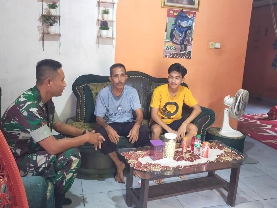 Babinsa Koramil 08/KM Gelar Komsos, Pererat Silaturahmi dengan Warga di Momen Idul Adha