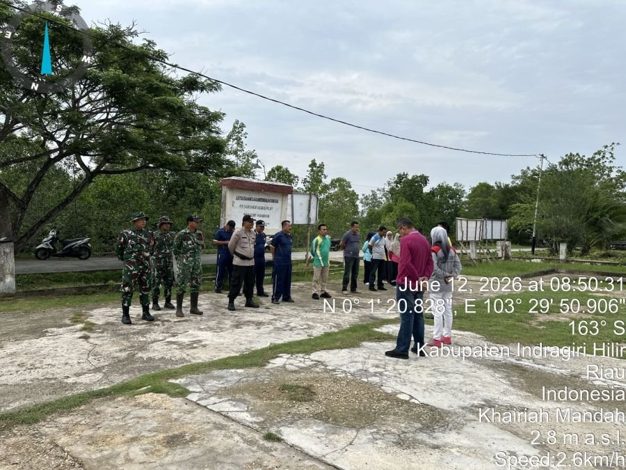 BABINSA KORAMIL 08/MANDAH BERSAMA UNSUR FORKOPIMCAM LAKSANAKAN JUM’AT PEMBERSIHAN.