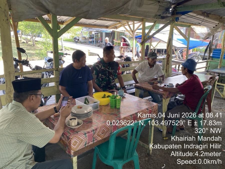 BABINSA KORAMIL 08/MANDAH CIPTAKAN KEAKRABAN DENGAN WARGA BINAAN MELALUI KOMSOS