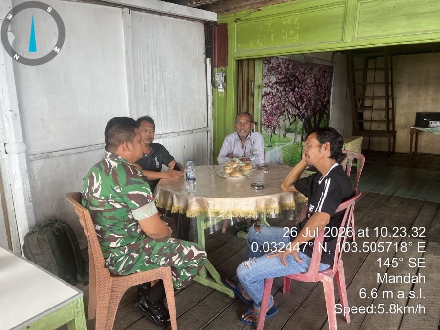 Babinsa Koramil 08/Mandah Kopda Hendri Melaksanakan Kegiatan Komsos Bersama Warga Binaan
