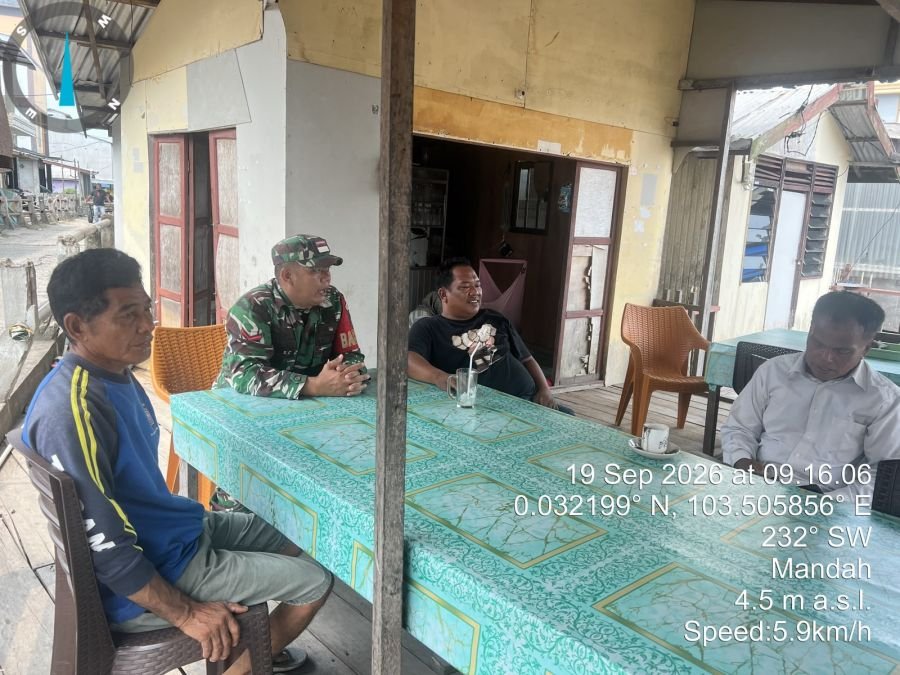 Babinsa Koramil 08/MDH Edukasi Warga Cegah Kebakaran Lahan melalui Komsos