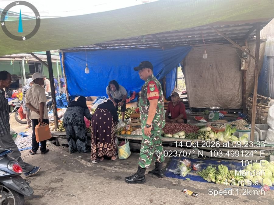 Babinsa Koramil 08/MDH Jaga Kemanunggalan TNI-Masyarakat melalui Komsos Rutin