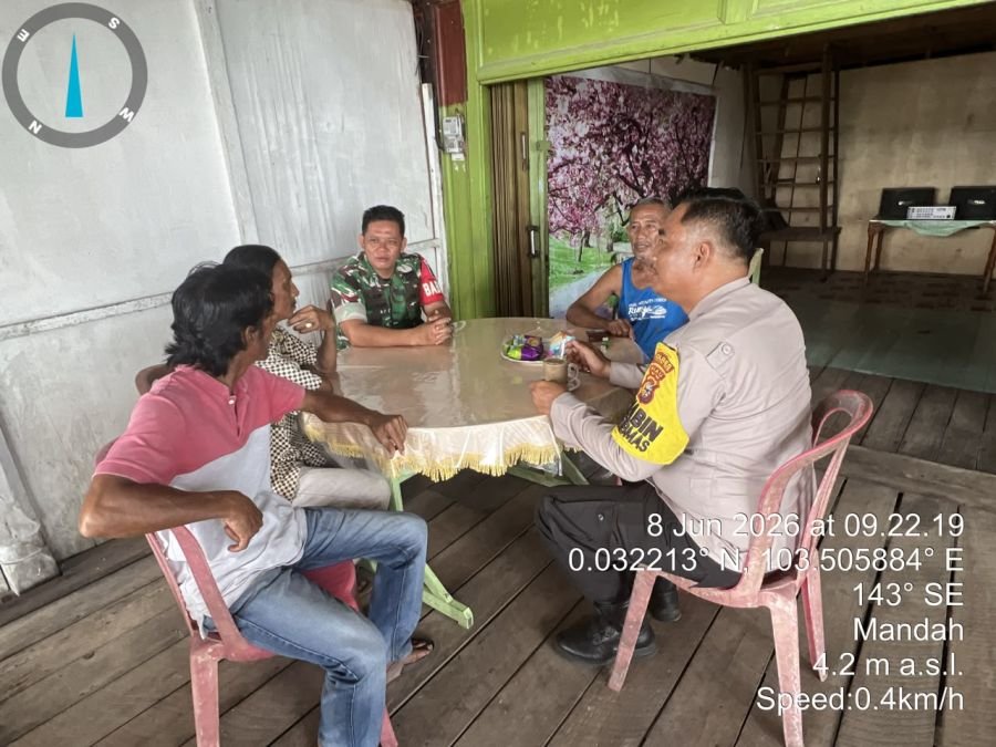 Babinsa Koramil 08/Mdh Kopda Hendri melaksanakan kegiatan komunikasi bersama SDM Komduk