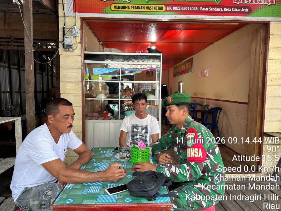 BABINSA KORAMIL 08/MDH MELAKSANAKAN KOMSOS BERSAMA SDM MASYARAKAT BINAANNYA DESA BAKAU ACEH KEC.MDH