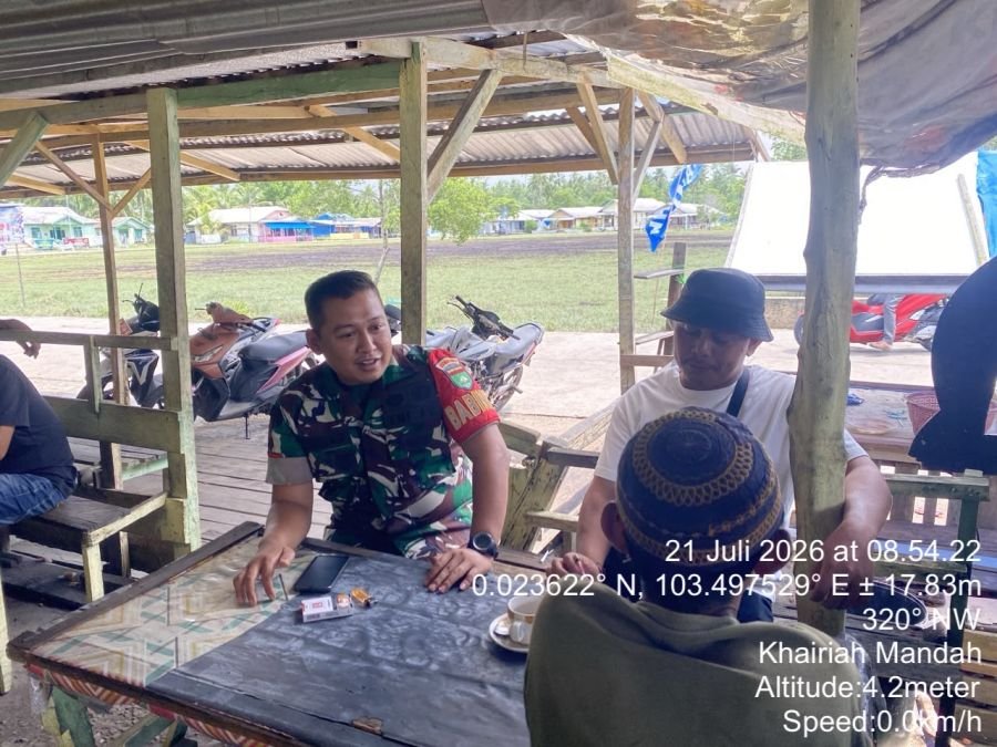 Babinsa Koramil 08/MDH, Pratu Kevien Prayogo, melaksanakan kegiatan Komsos di Kampung Pancasila