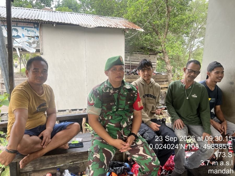 BABINSA KORAMIL 08/MDH TINGKATKAN KOMUNIKASI KEPENDUDUKAN DALAM PEMBINAAN SDM DI PELABUHAN SEMBUANG