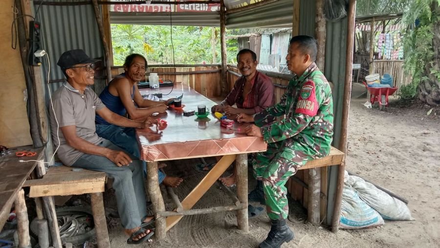 Babinsa Koramil 08/Rumbai Barat Gencarkan Sosialisasi Pencegahan Karhutla kepada Warga