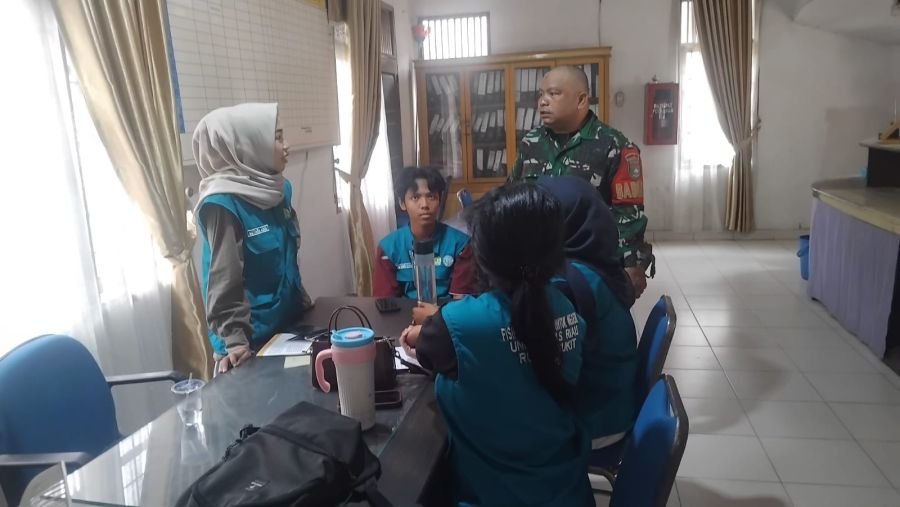 Babinsa Koramil 08/Rumbai Barat Motivasi Mahasiswa KKN Jadi Agen Perubahan di Tengah Masyarakat
