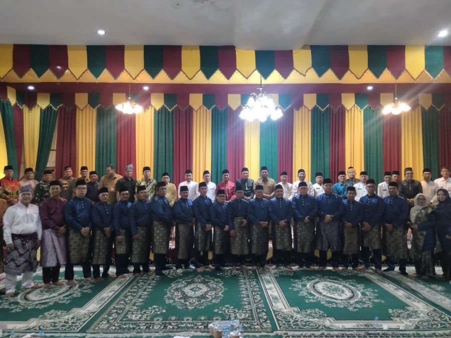 Babinsa Koramil 08/Tdn Hadiri Jemputan Adat LAMR Ujung Batu