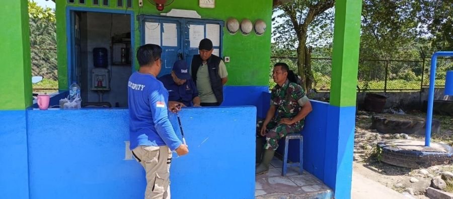 Babinsa Koramil 09 Singingi Laksanakan Pengamanan di PT RAPP, Jaga Situasi Tetap Kondusif