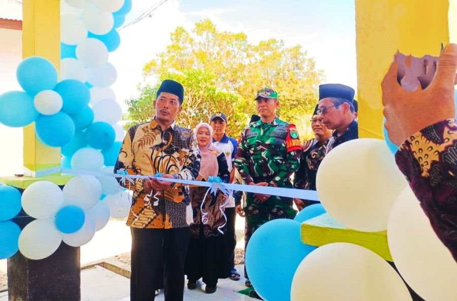 Babinsa Koramil 10 Kunto Darussalam Kodim 0313/KPR Hadiri Peresmian Perpustakaan