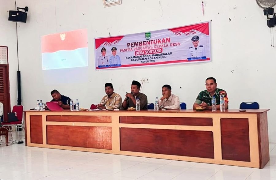 Babinsa Koramil 10 Kunto Darussalam Kodim 0313/KPR Hadiri Pembentukan Panitia Pilkades 
