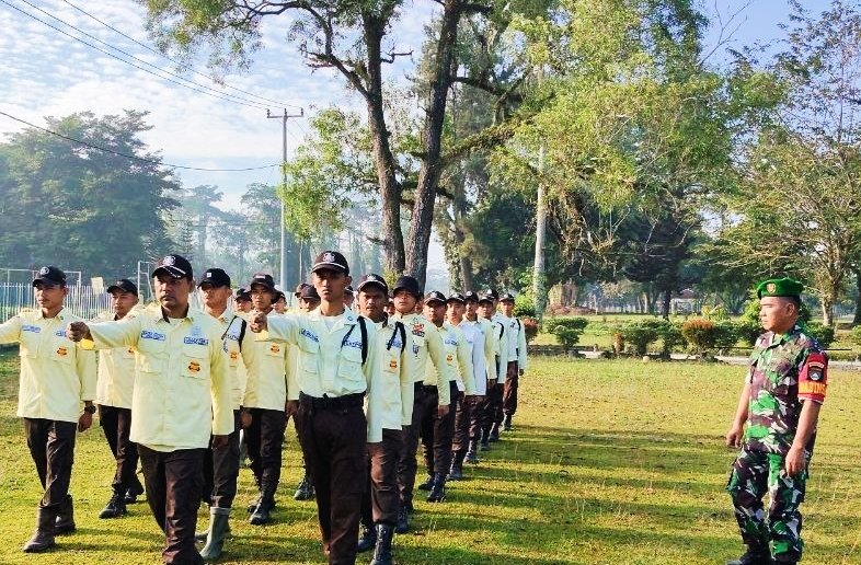 Babinsa Koramil 10 Kunto Darussalam Kodim 0313/KPR Gelar Latihan PBB