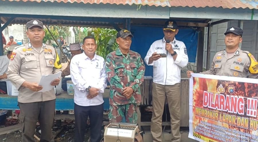 Babinsa Koramil 10/Pelangiran Gencarkan Himbauan Cegah Karhutla, Warga Diingatkan Tak Bakar Lahan
