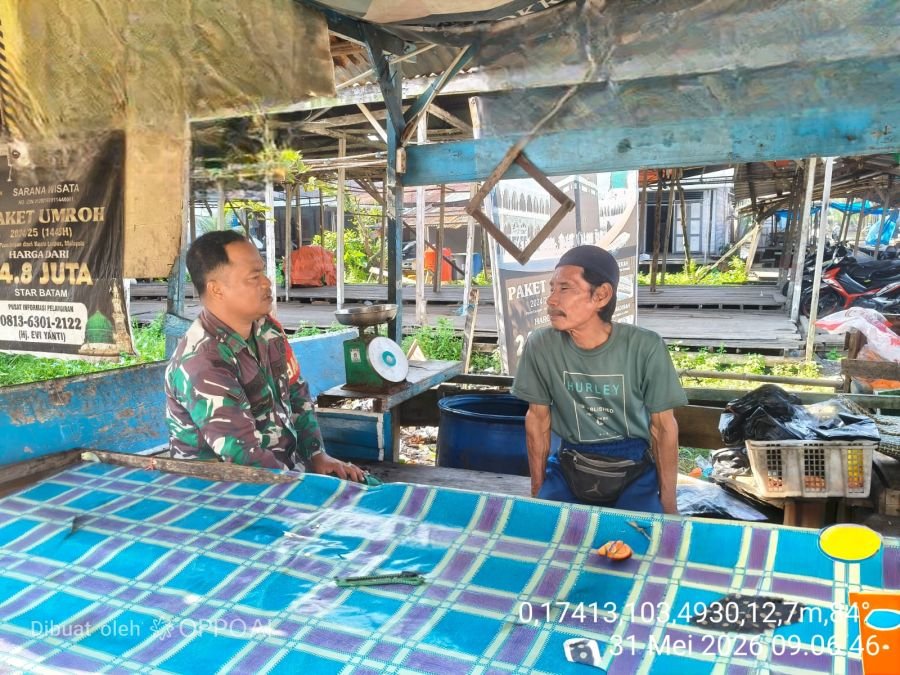Babinsa Koramil 10/Pelangiran Serda Chandra Bastian Bangun Komunikasi Aktif Demi Stabilitas Wilayah