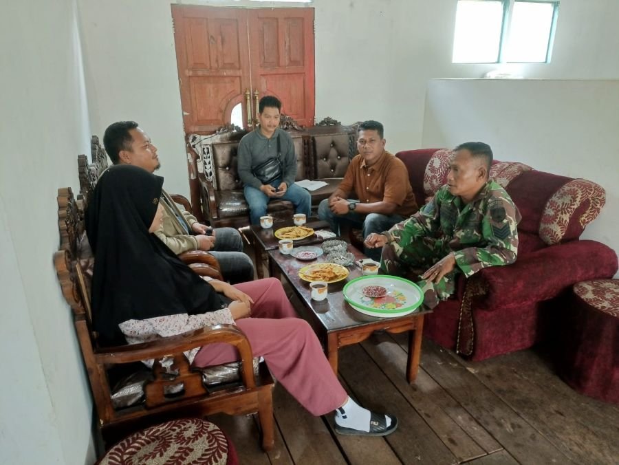 Babinsa Koramil 10/Pelangiran Serma Sugianto Ajak Warga Tekan Kriminalitas Lewat Aktifkan Siskamling