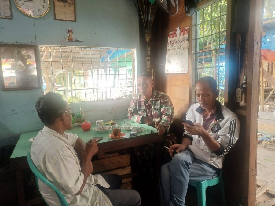 Babinsa Koramil 10/Pelangiran Serma Sugianto Ingatkan Warga, Jangan Bakar Lahan Saat Kemarau