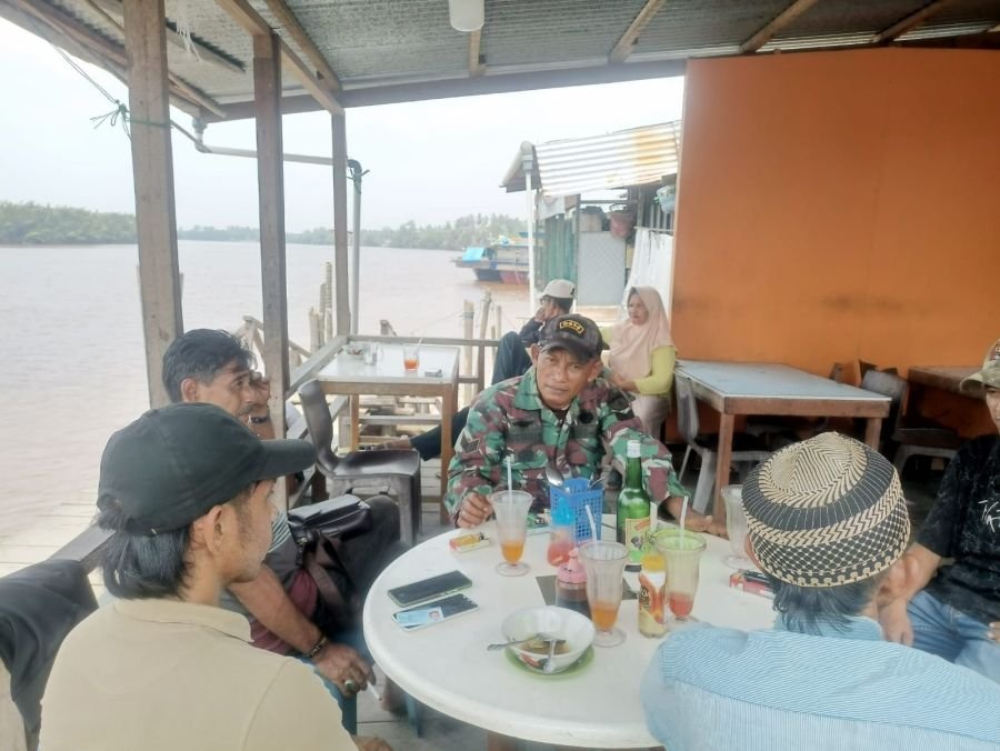 Babinsa Koramil 10/Pelangiran Serma Sugianto Bergerak Cepat Laksanakan Pendampingan SDM dan Komsos