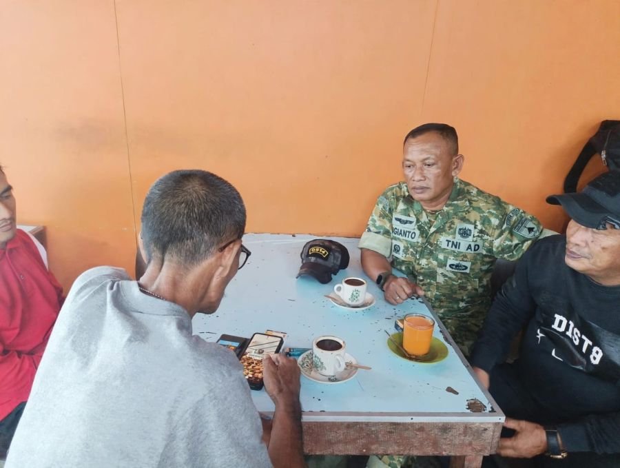 Babinsa Koramil 10/Pelangiran Serma Sugianto Himbau Warga Tingkatkan Keamanan dan Kekompakan