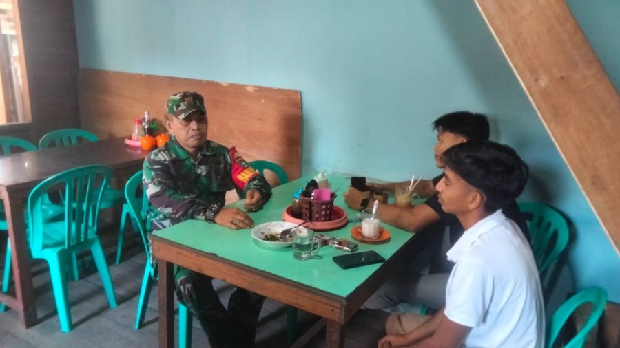 Babinsa Koramil 10/Pelangiran Tekankan Kekompakan Pemuda Sambut HUT RI Ke-81