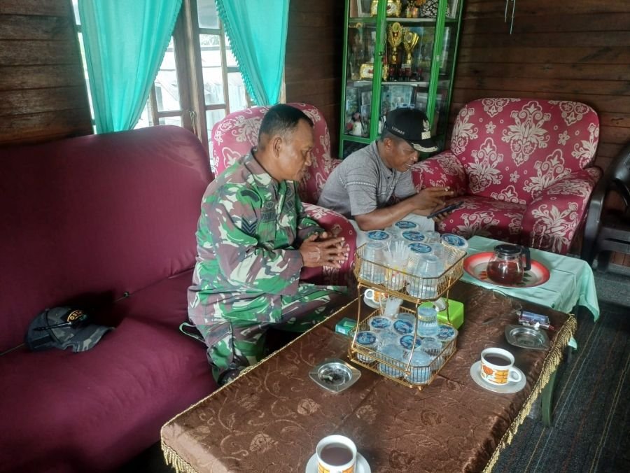 Babinsa Koramil 10/Plg Serma Sugianto Dampingi Penguatan SDM Warga Desa Tagagiri Tama Jaya