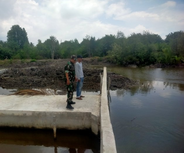 Babinsa Koramil 11/ Pulau Burung Cegah Karhutla Melalui Patroli Rutin
