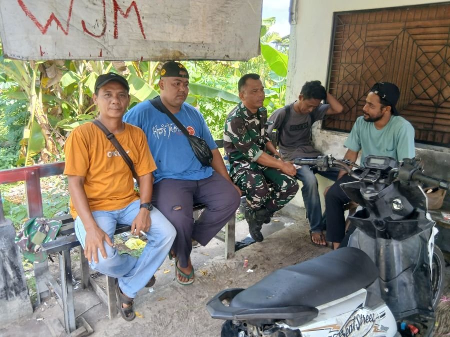 Babinsa Koramil 11/PBR Ajak Warga Bersatu Jaga Keamanan dan Perangi Narkoba