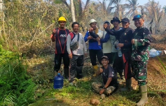 Babinsa Koramil 11/PBR Beri Semangat MPA, Pengawasan Karhutlah Tetap Dilakukan Meski Hari Libur