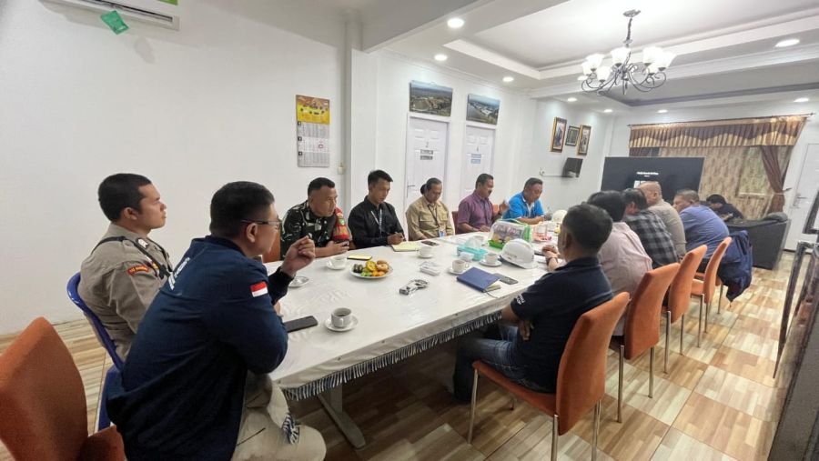Babinsa Koramil 11/Pulau Burung Hadiri Rapat Perencanaan Pembangunan Jalan Poros Pulau Burung