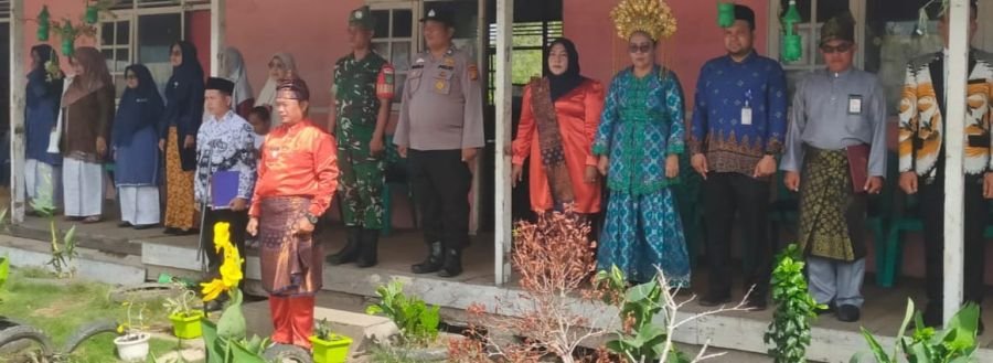 Babinsa Koramil 11/Pulau Burung Ikuti Upacara Hardiknas 2026 di Pulau Burung Berlangsung Khidmat