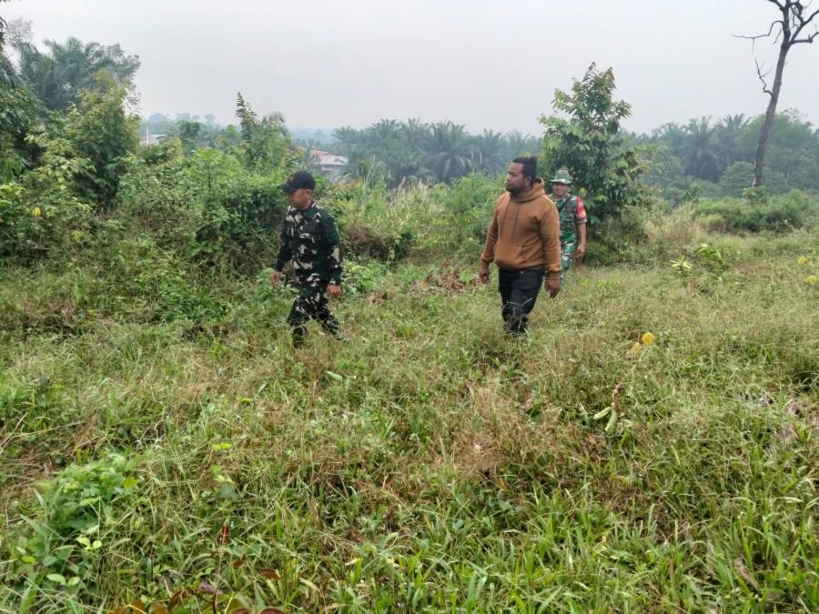 Babinsa Koramil 11/Tbs Mengingatkan Warga Untuk Menangkal Karhutla Masih Prioritas Babinsa
