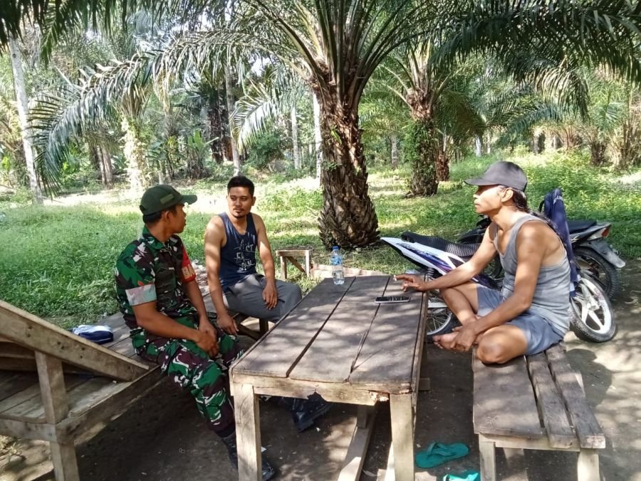 BABINSA KORAMIL 11/TBS SILATURRAHMI DENGAN TOKOH PEMUDA.*