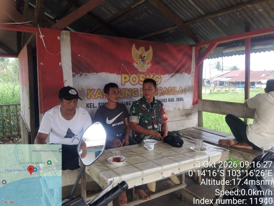 Babinsa Koramil 12 Batang Tuaka Ajak Warga Jaga Keamanan Lingkungan
