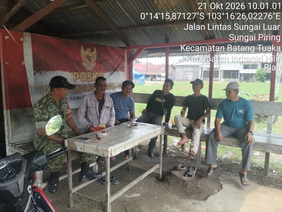 Babinsa Koramil 12/Batang Tuaka Ajak Warga Amalkan Gotong Royong dan Waspadai Cuaca Buruk