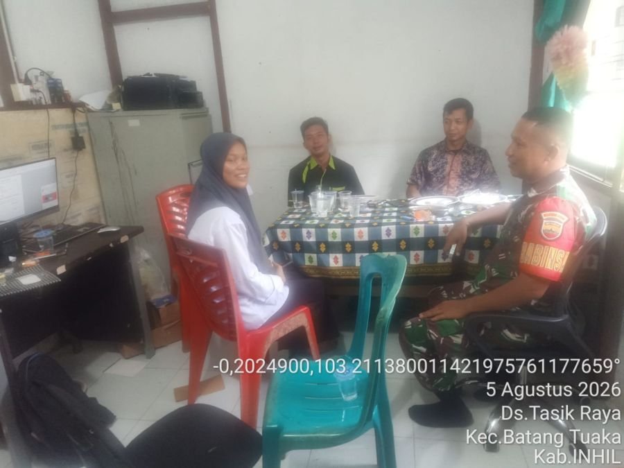Babinsa Koramil 12/Batang Tuaka Ajak Warga Tasik Raya Tertib Administrasi Kependudukan