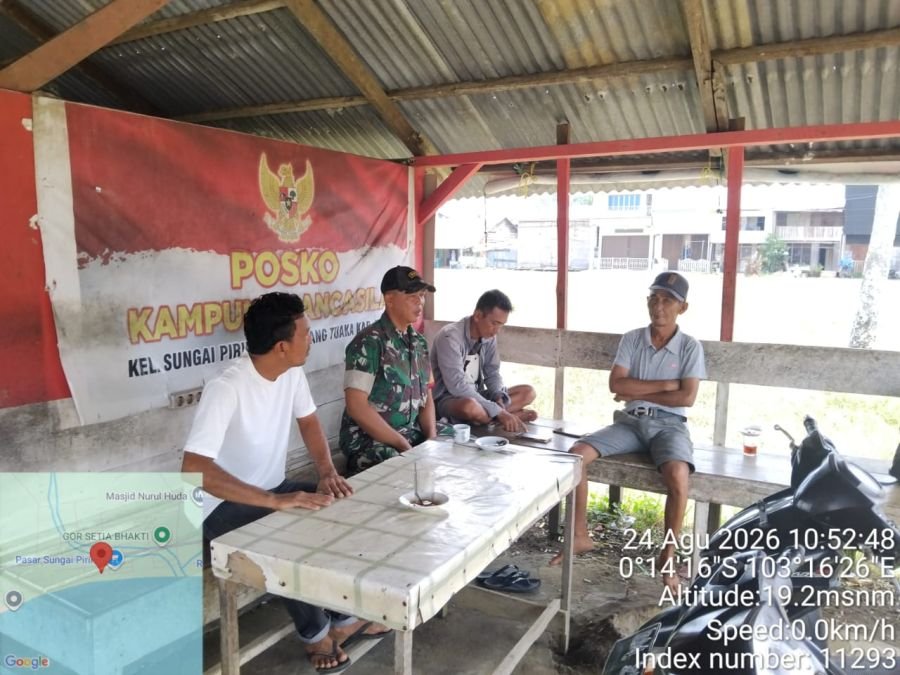 Babinsa Koramil 12/Batang Tuaka Ajak Warga Cegah Karhutla Melalui Komsos Kampung Pancasila