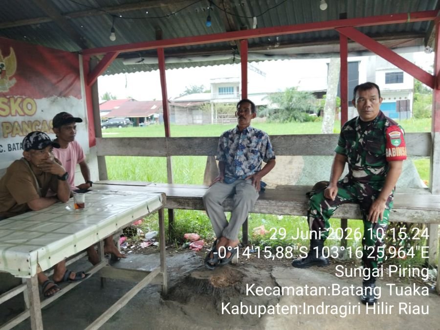 Babinsa Koramil 12/Batang Tuaka Ajak Warga Kampung Pancasila Cegah Karhutla dan Utamakan Keselamatan