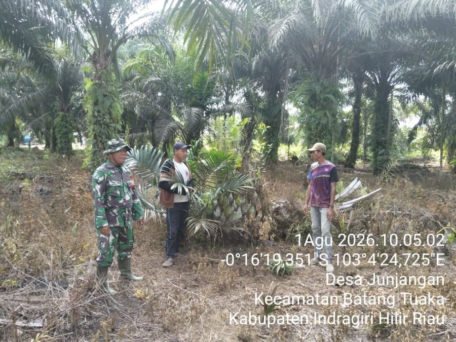 Babinsa Koramil 12/Batang Tuaka Gencarkan Patroli dan Sosialisasi Karhutla, Titik Api Nihil