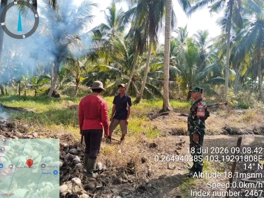 Babinsa Koramil 12/Batang Tuaka Gencarkan Sosialisasi dan Patroli Tapal Batas, Situasi Wilayah Aman