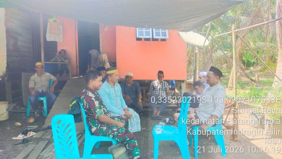 Babinsa Koramil 12/Batang Tuaka Hadiri Haul dan Doa Bersama Bersama Tokoh Agama di Desa Sungai Raya